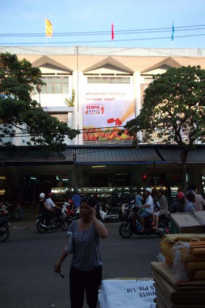Chợ Cồn Đà Nẵng - Quảng Cáo Sáng Tạo Trẻ - Công Ty TNHH Dịch Vụ Quảng Cáo Sáng Tạo Trẻ